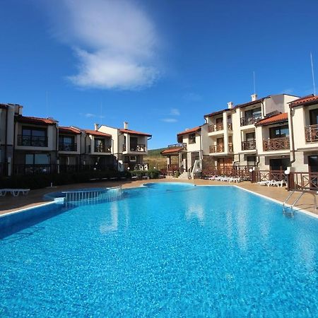Menada Imperial Heights Villas 써니비치 외부 사진