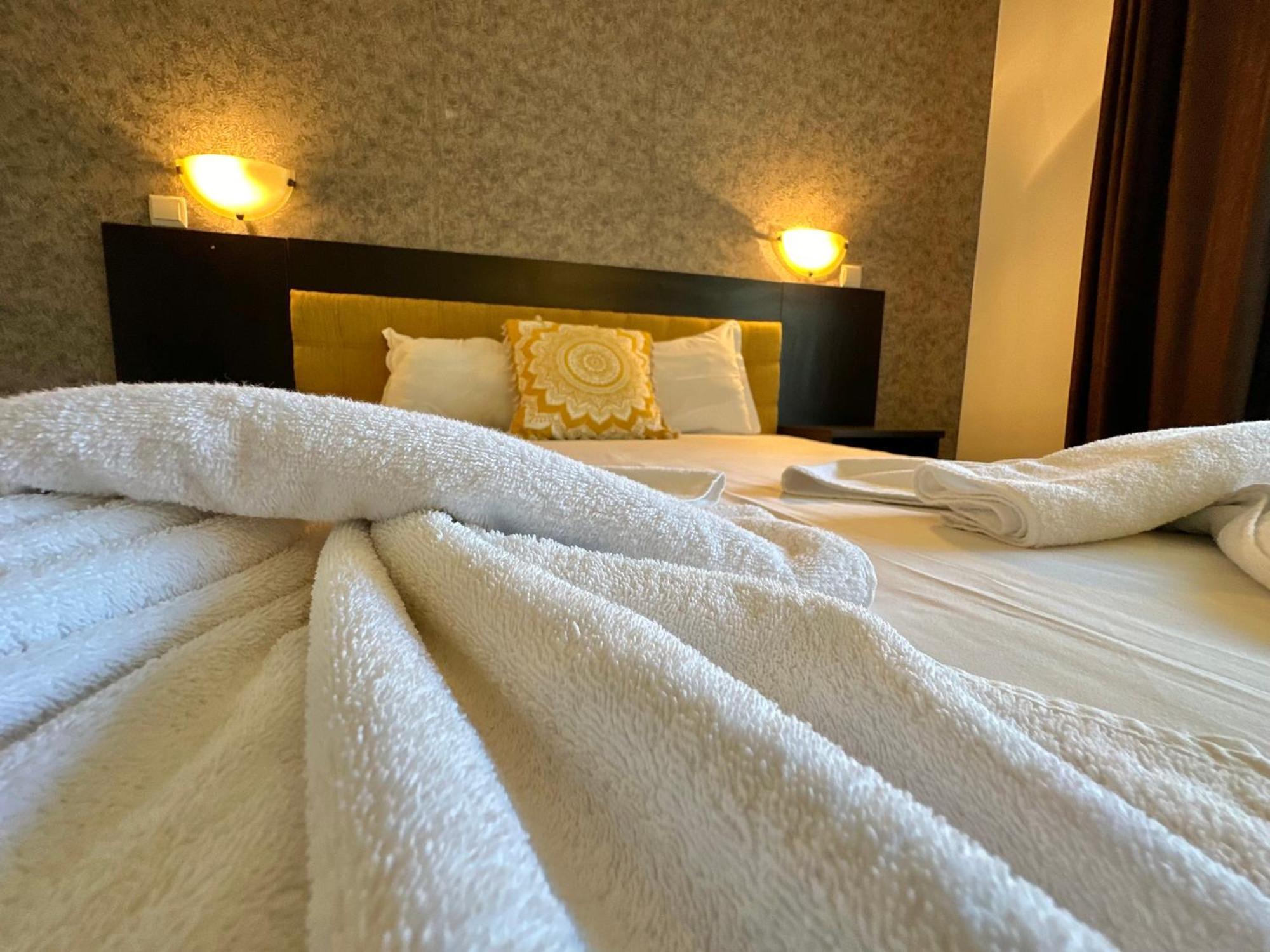 Menada Imperial Heights Villas 써니비치 외부 사진