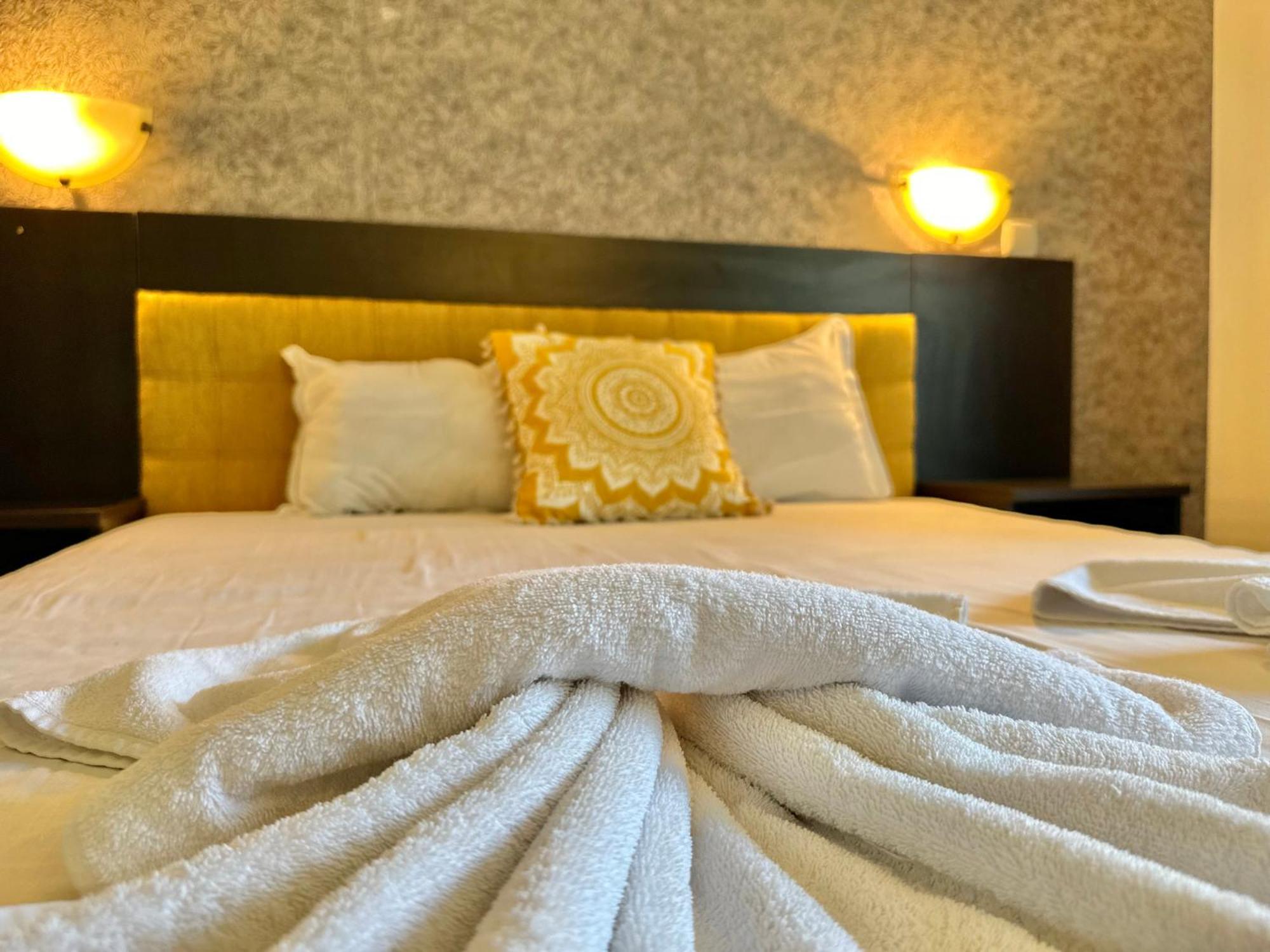 Menada Imperial Heights Villas 써니비치 외부 사진