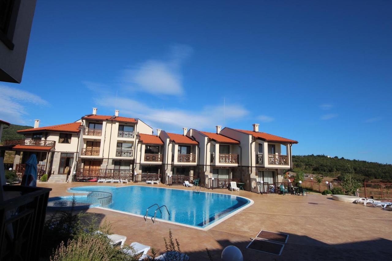 Menada Imperial Heights Villas 써니비치 외부 사진